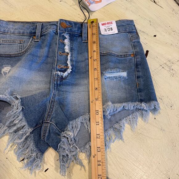 Celebrity Pink Women's Mid-Rise Shorts The Sugar Size 7/28 Cut Off NWT - Picture 5 of 7